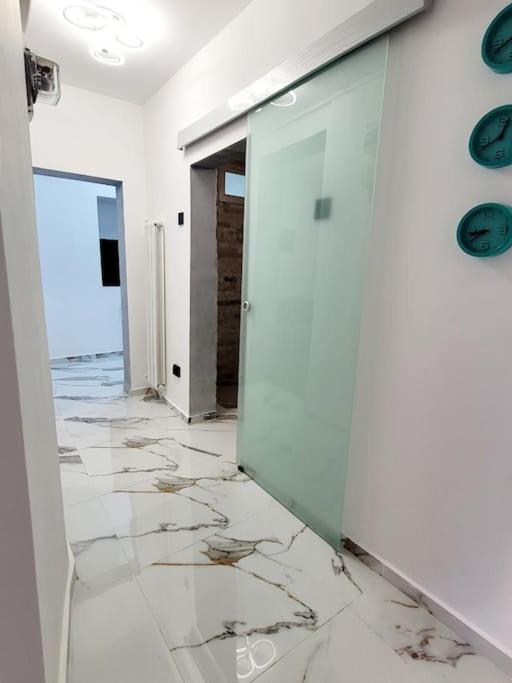 Modern Studio At Unirii 부쿠레슈티 외부 사진